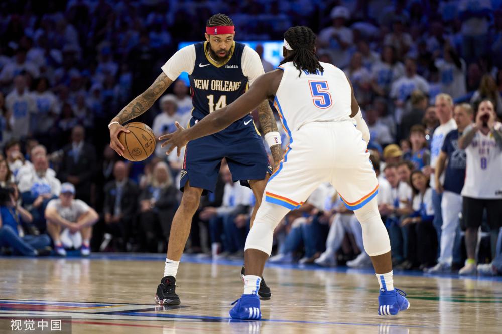 复杂多元的 复杂多元的