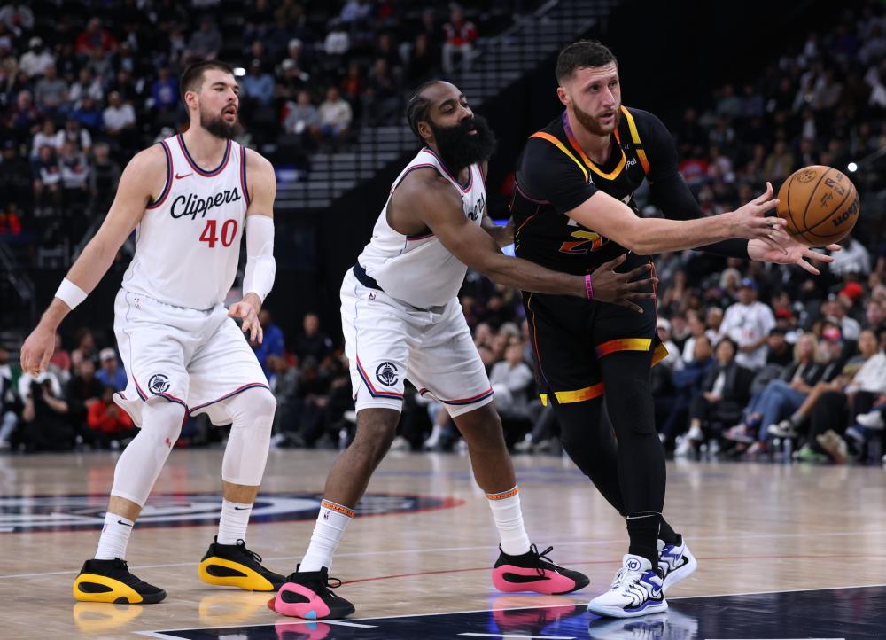 而非他在此 而非他在此